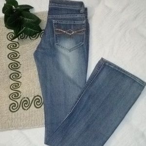 MUDD MEDIUM WASH BOOTCUT JEANS SIZE 0